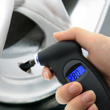 Cargar imagen en el visor de la galería, Tire pressure gauge 0-150 PSI Backlight High-precision digital tire pressure monitoring car tire pressure gauge
